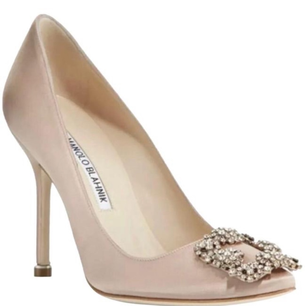 Manolo Blanik Hangisi Satin Pumps.